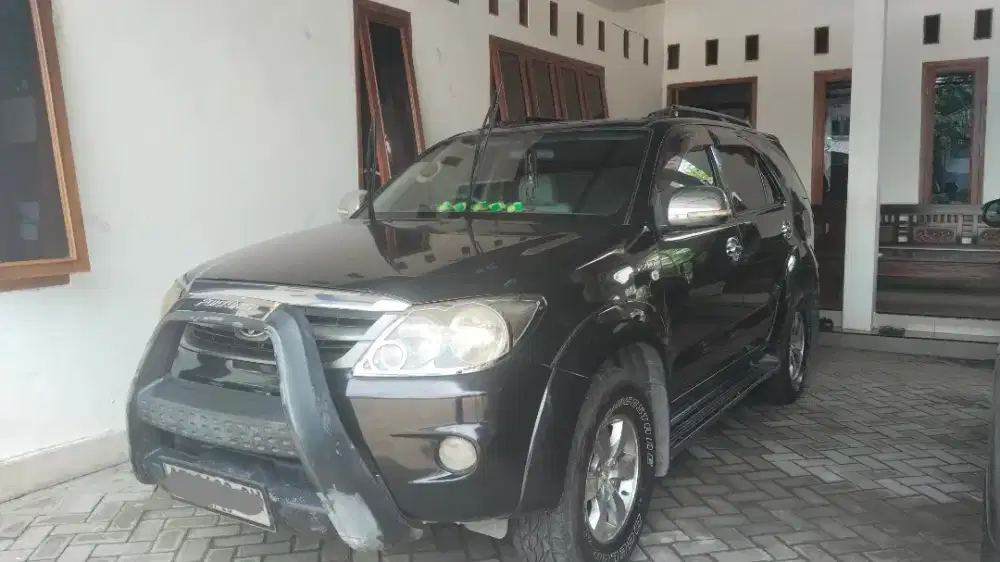 Di jual mobil Fortuner 2.7 g bensin terawat