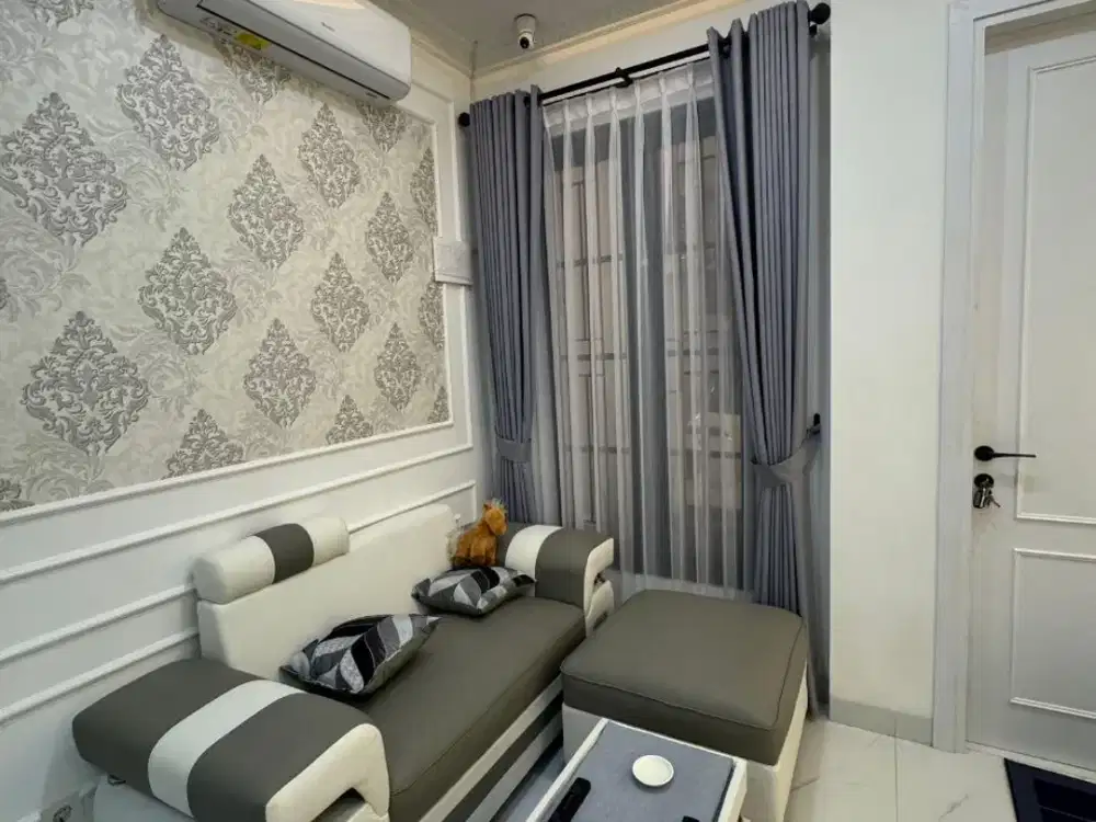 American Classic House 2 Lantai Bagus SHM Furnished Cengkareng Jakarta Barat