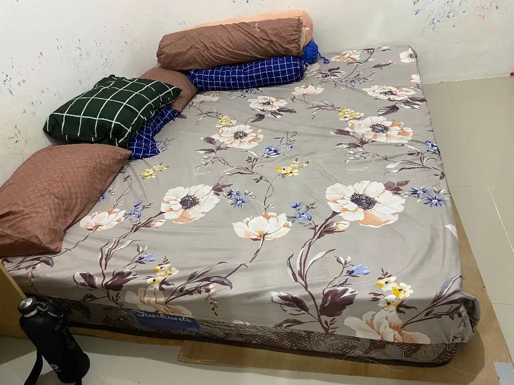 Dijual cepat kasur uk.180x200 kondisi sesuai difoto