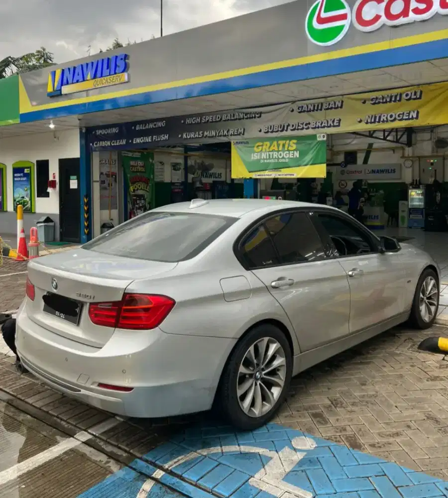 MURAH CASH. BMW 320i F30 Sport 2015 pre lci 2014