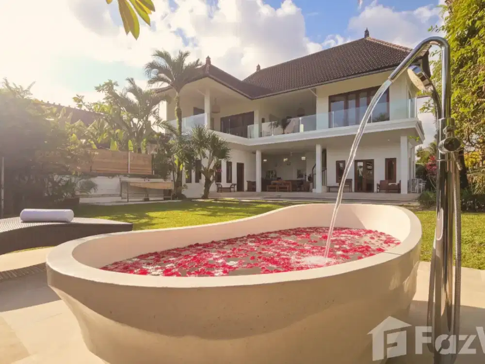4 Bedroom Villa for sale in Tampak Siring, Bali