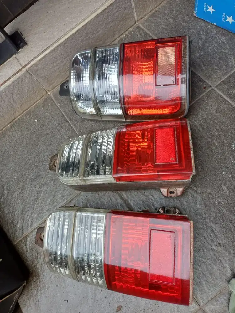 Lampu Belakang Stop Lamp Toyota Kijang LGX Original