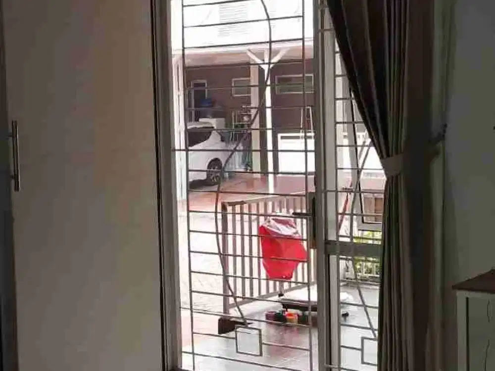 Dijual Rumah Semi Furnished Cluster Malibu Village Gading Serpong Tangerang