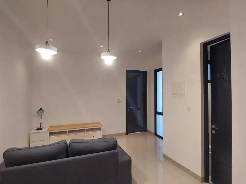 Condohouse Green Royal Tower GR3