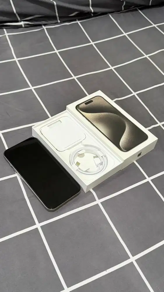 For sale Iphone 15 pro 256GB Titanium