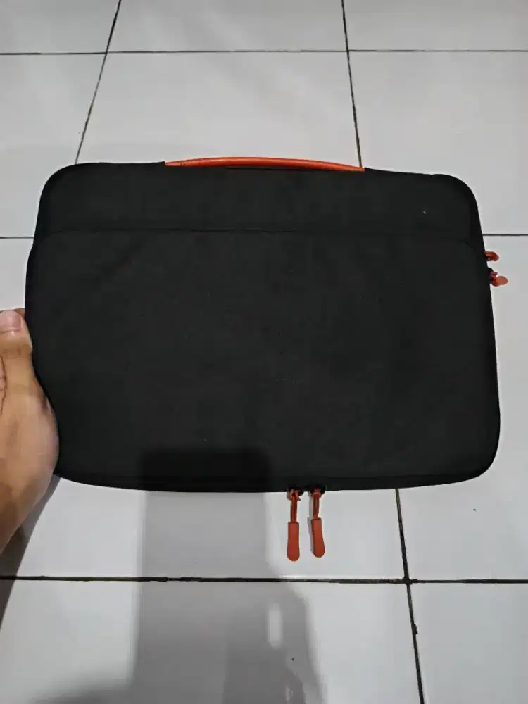 Tas Laptop/MacBook 13 Slim & Compact