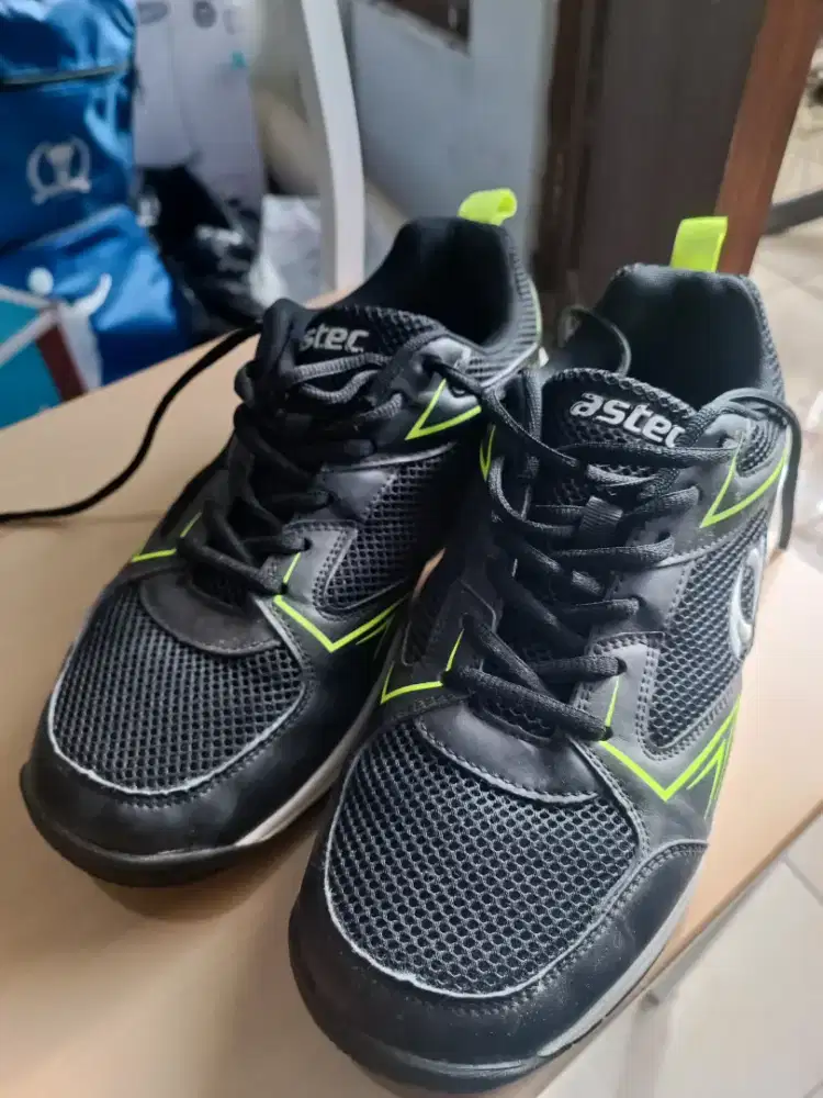 Sepatu Batminton ASTEC