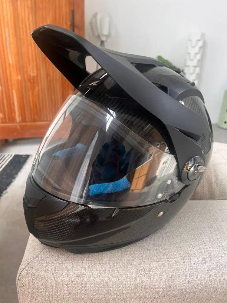 Helm shark explorer carbon