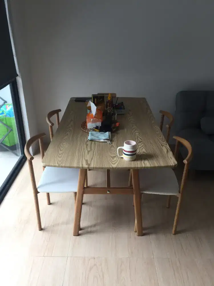 Meja makan masih baru cek langsung tempat