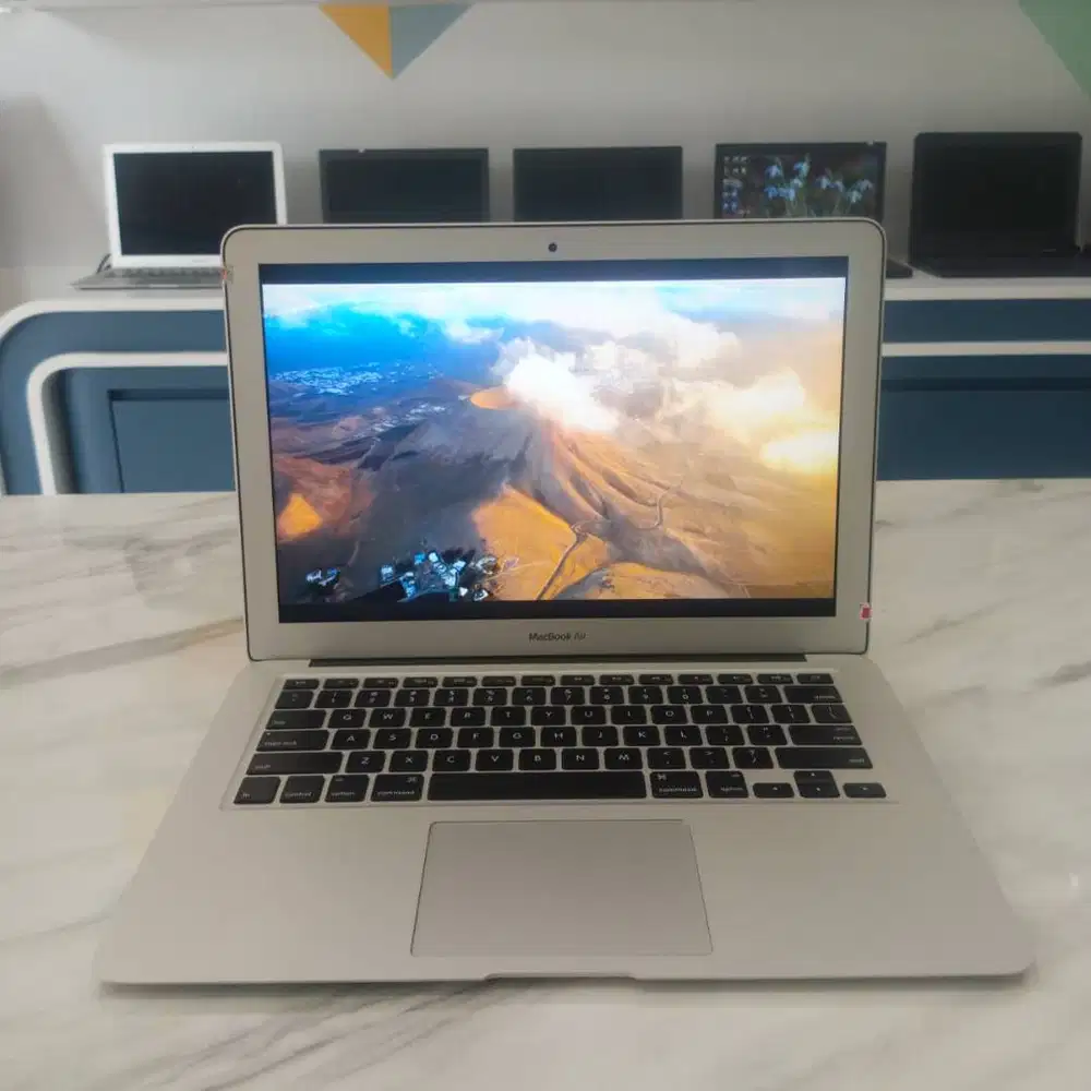 [MB07 Macbook Air] Laptop Desain i7 8GB 256GB 14Inch Kamera jernih