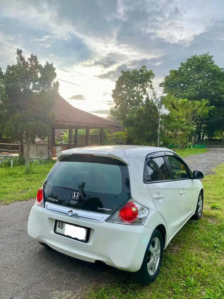 Brio Matic Type E CKD 2014 Istimewa Putih Favorit Pajak Panjang