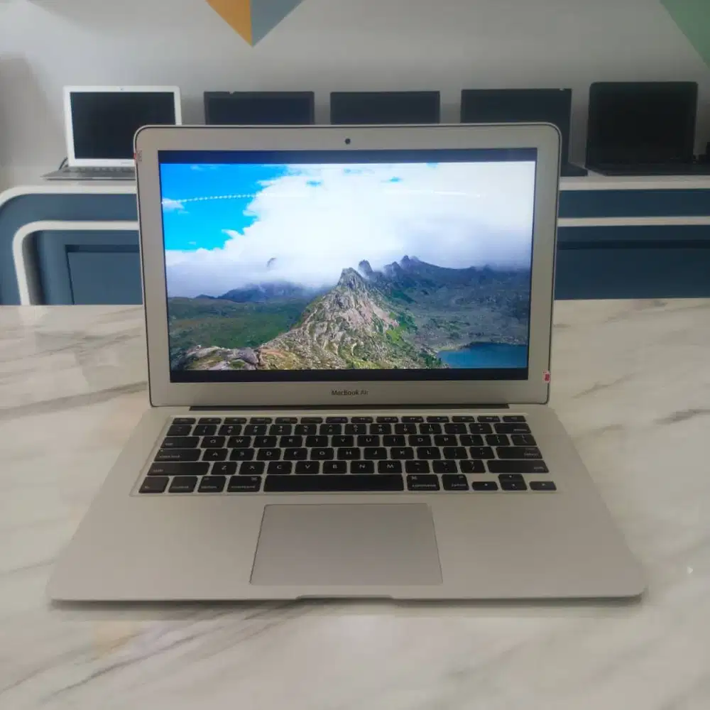 [MB07 Macbook Air] Laptop Rendering i7 8GB 256GB Cocok Untuk Mahasiswa