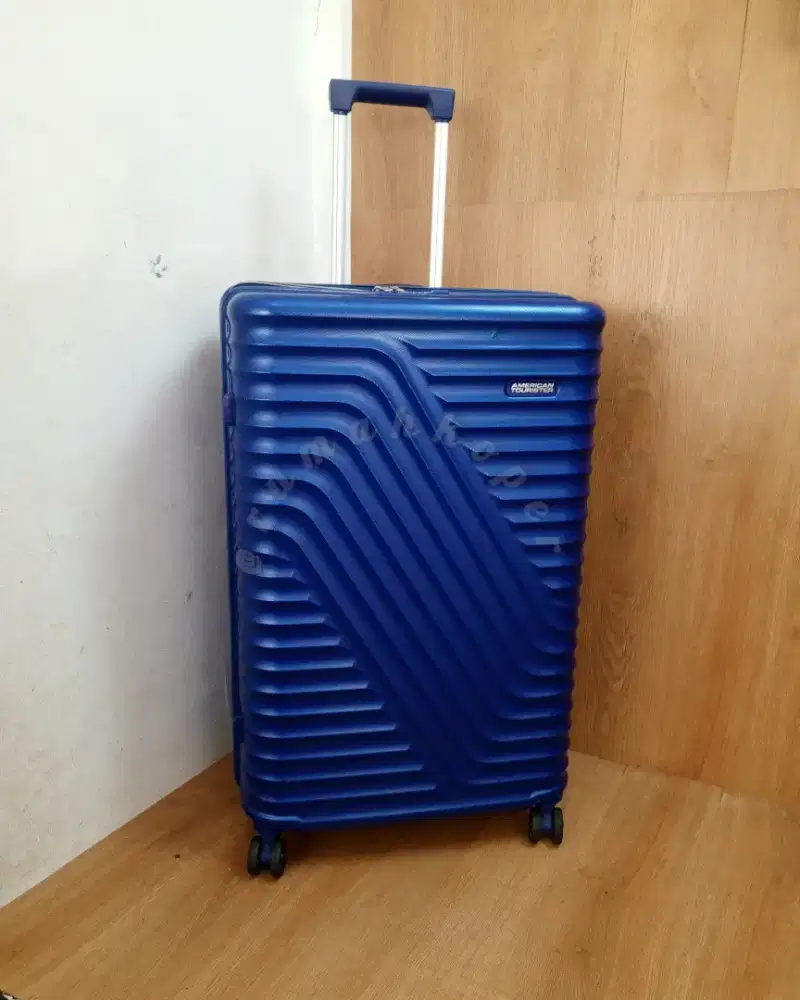 Koper second brend American Tourister