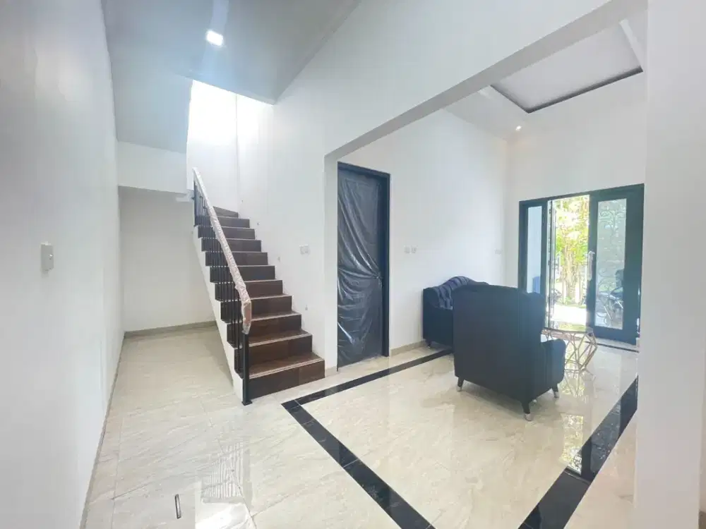 DIJUAL RUMAH MODERN KLASIK SUPER CANTIK & MEWAH AREA PREMIUM JALAN PLEMBURAN DEKAT UGM