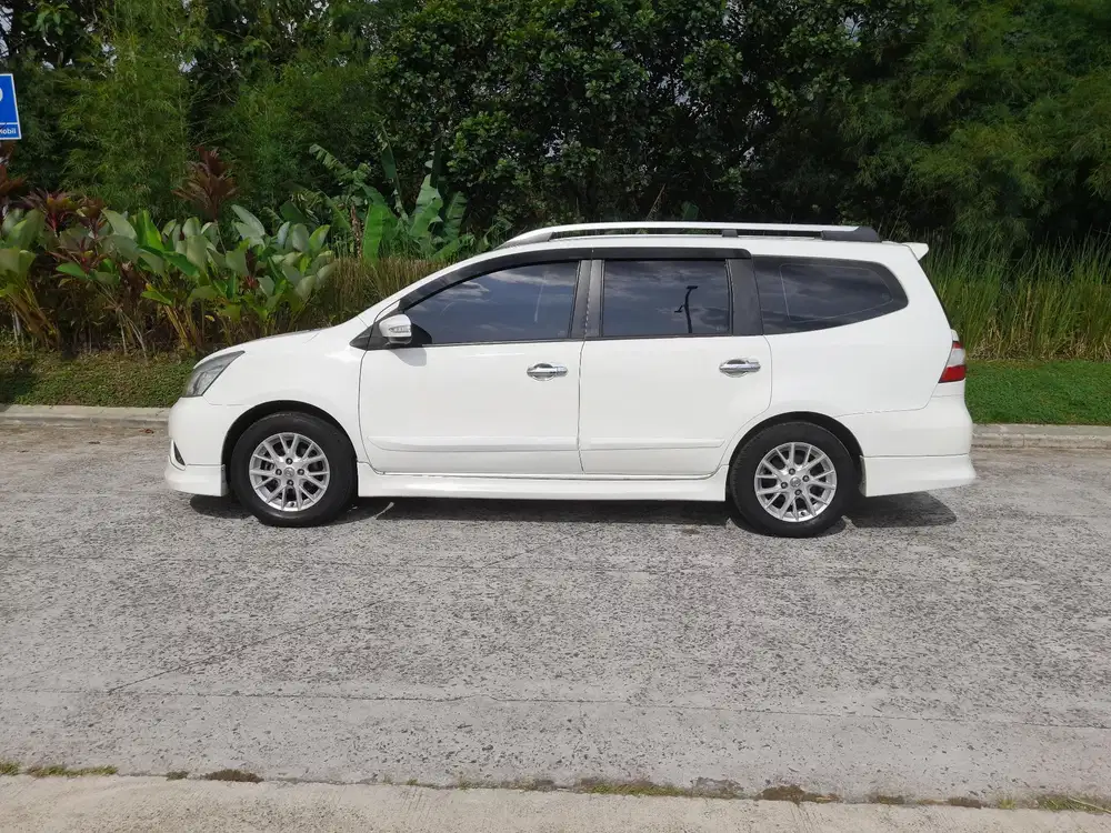 Nissan Grand livina 2013 Bensin