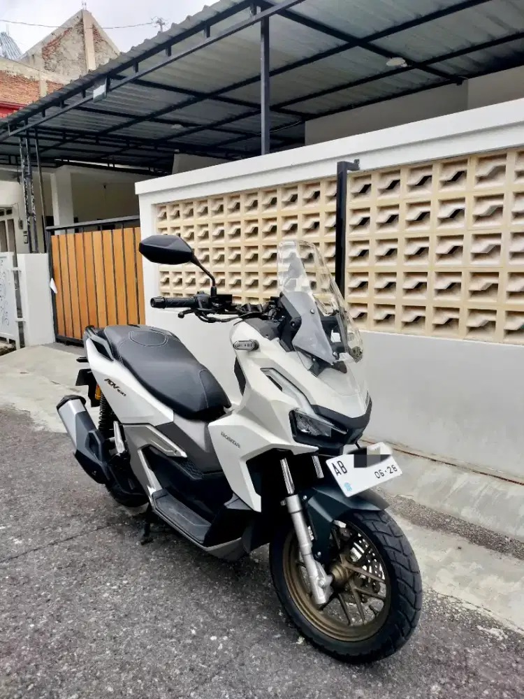 Honda ADV ABS 160 2023 AB Sleman km 5000rb
