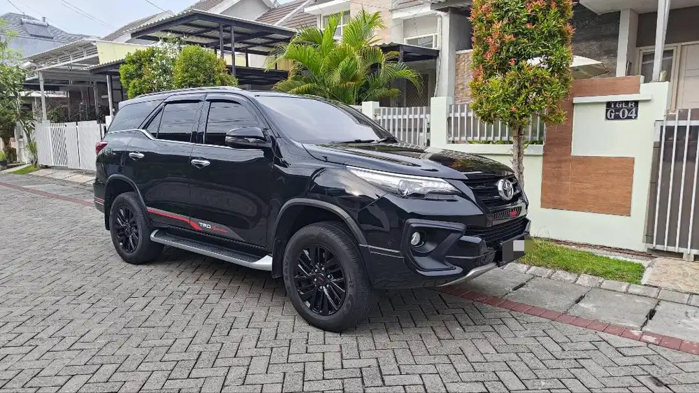 TOYOTA FORTUNER VRZ TRD MATIC 2018