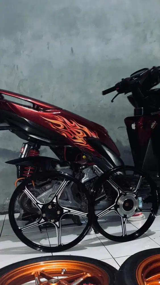 VELG VROSSI VARIO 125/150 ring 17