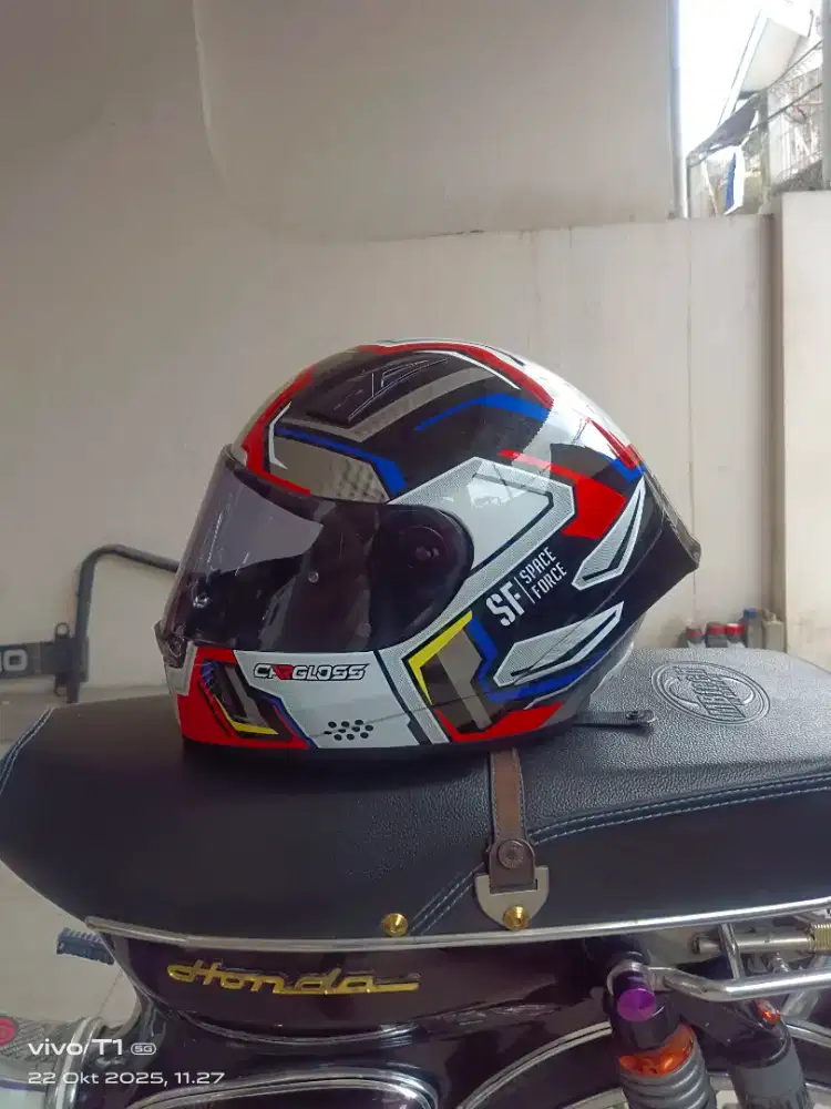 Jual helm Merk. Cargloss type Knight Rider ukuran L