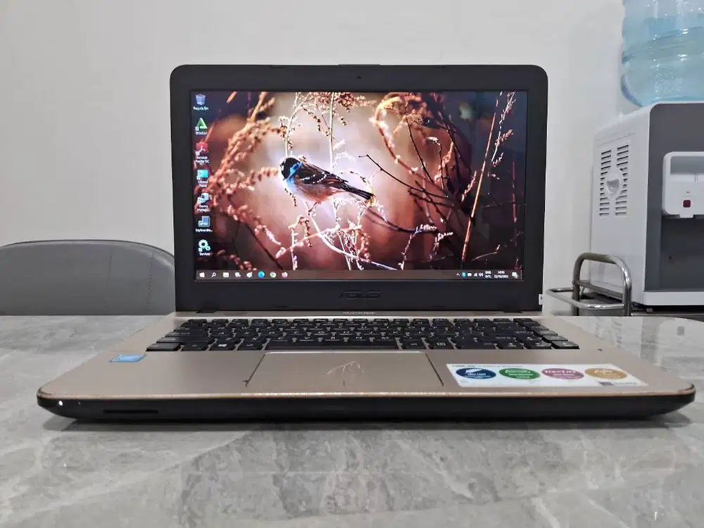 ASUS 4GB Win ORI SSD +HD ReadyUp Sound AJIB Laptop Mulus BerGaransi