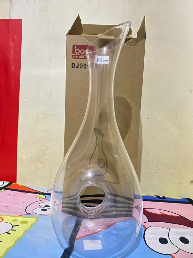 Dicanter wine minuman