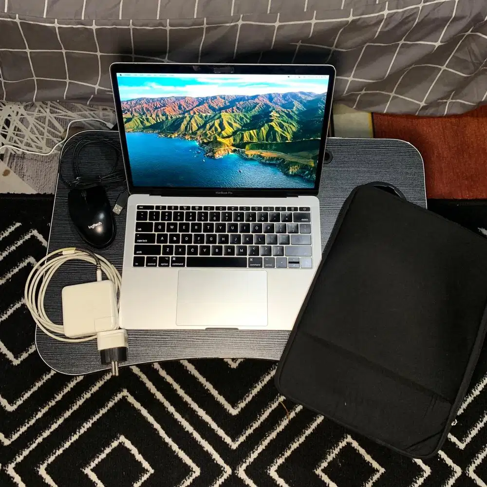 Jual laptop Macbook Pro 2017 Gratis mouse & tas laptop