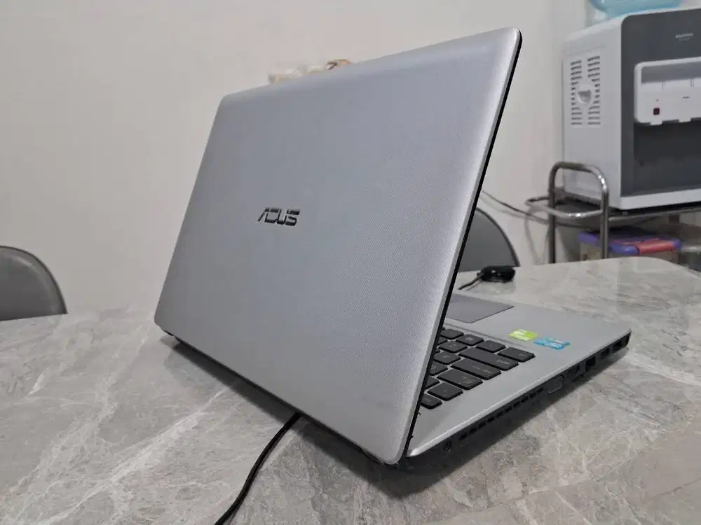 Laptop Core 10GB VGA Dual Nvidia Batre/LCD Baru14in ASUS 14in Garansi