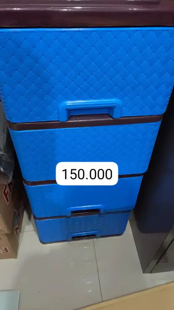 Lemari plastik 4 laci