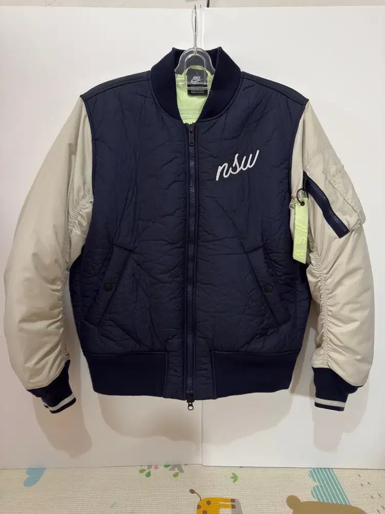 Nike bomber nsw size M