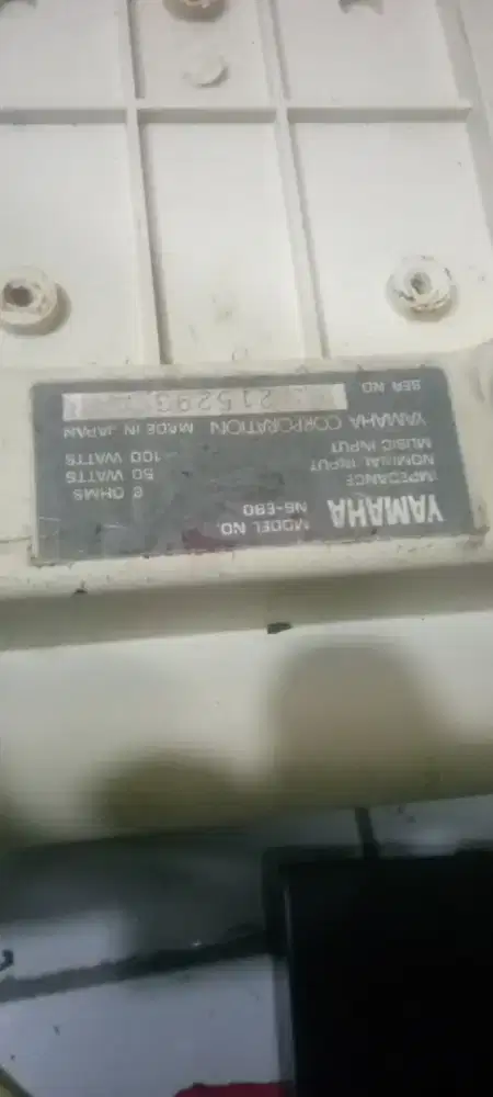 Speaker Yamaha model NS-E80