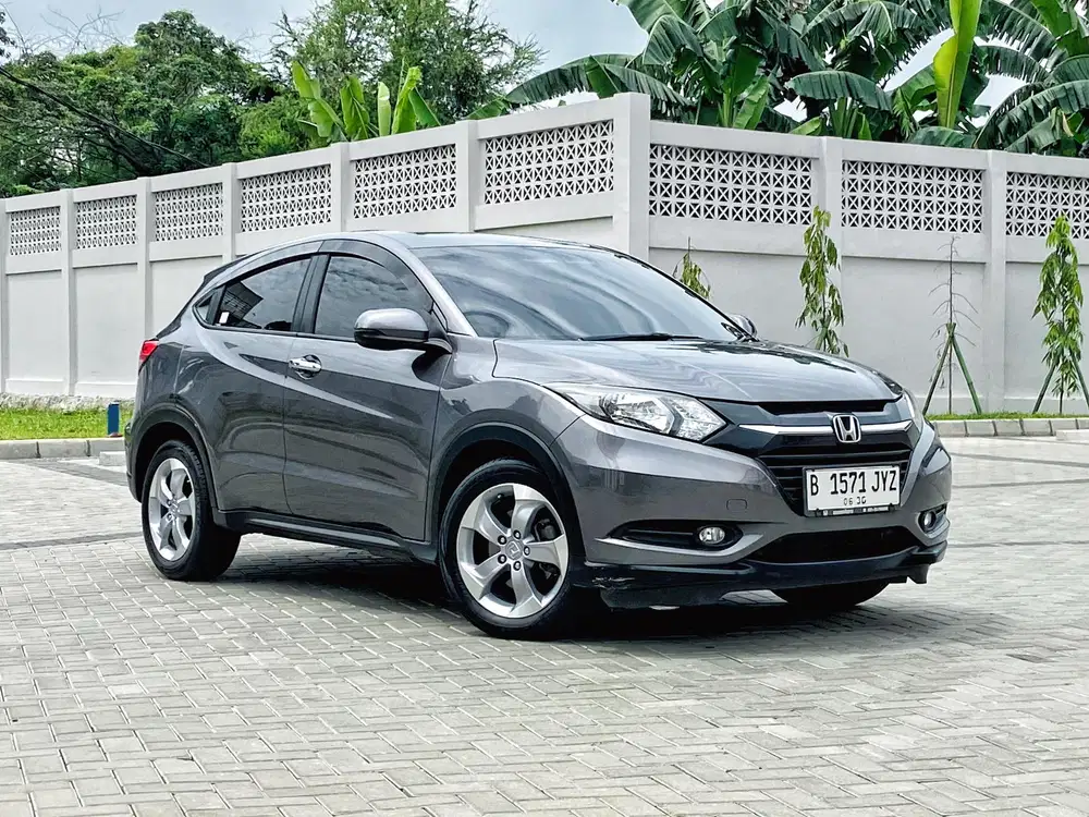 Honda HR-V 1.5 E CVT Non Prestige Abu-Abu Tahun 2018 /2017 Non Facelif