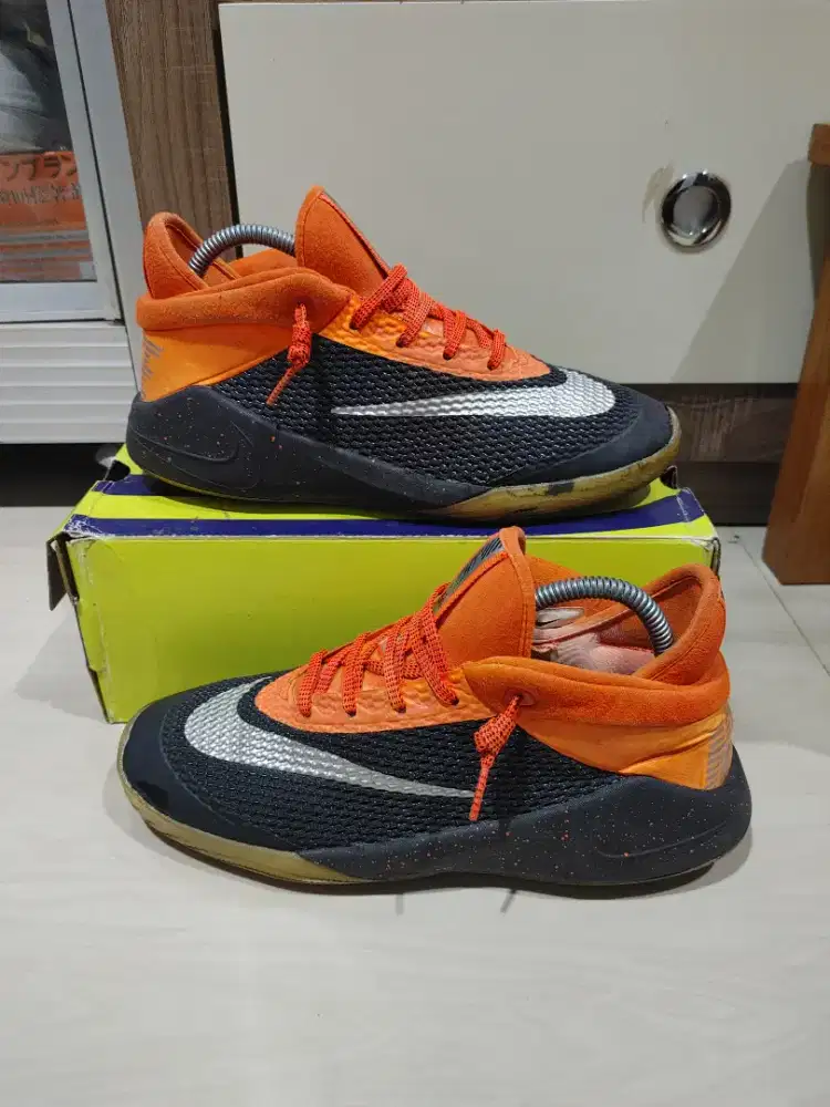 Sepatu Nike future flight preloved size 40