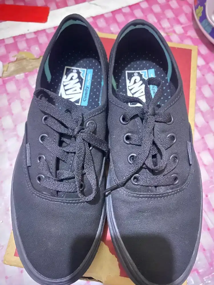 Sepatu vans original polos hitam ringan