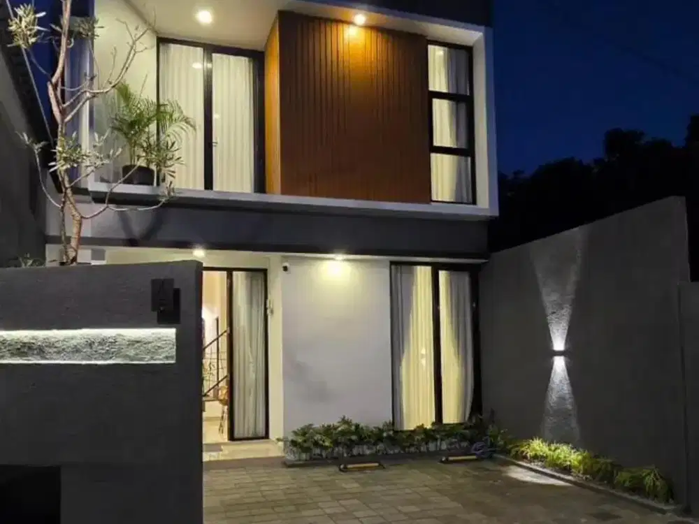 RUMAH 2 LANTAI MODERN DEKAT KAMPUS UII JOGJA UTARA