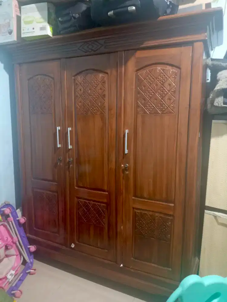 Lemari Kayu 3 pintu
