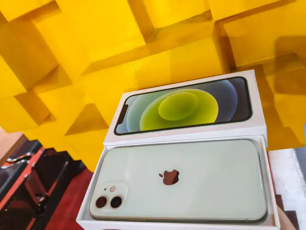 Iphone 12 128gb hijau tosca sudah 5G