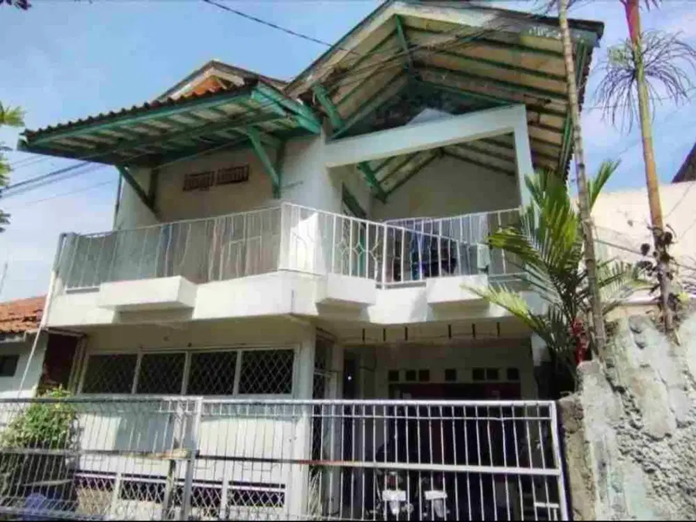 Rumah klasik multi fungsi di sayap cibaduyut bandung