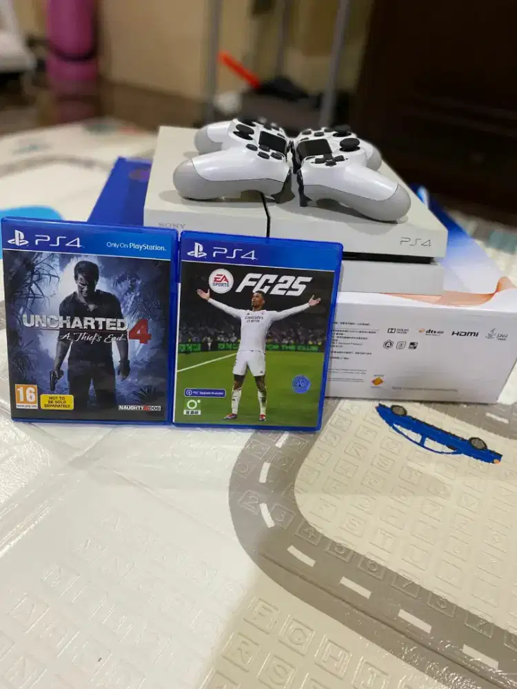 Plays station 4 500GB