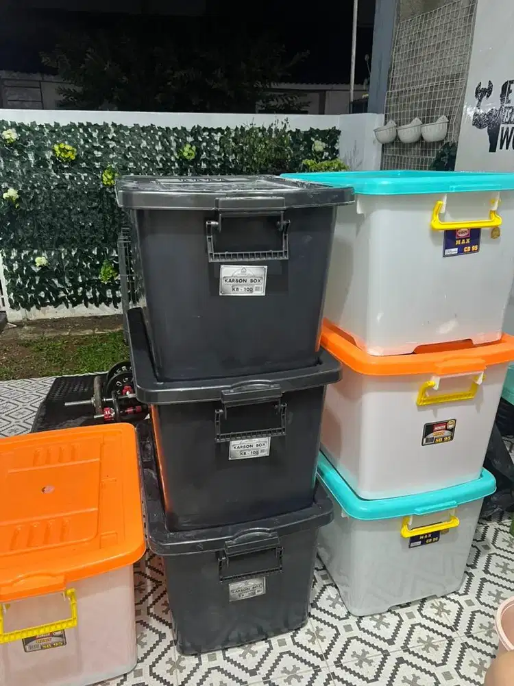 Dijual container taruh barang/makanan