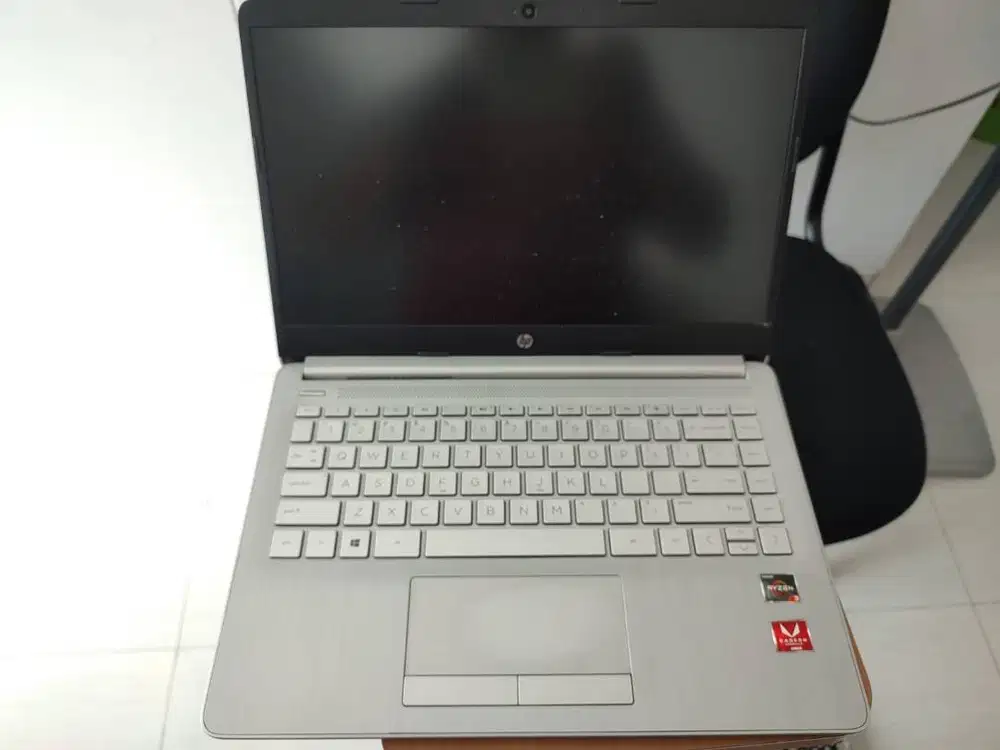 HP 14 - dk1025wm - Ryzen 3 - Radeon Graphics - Ram 8 GB - SSD 512 GB