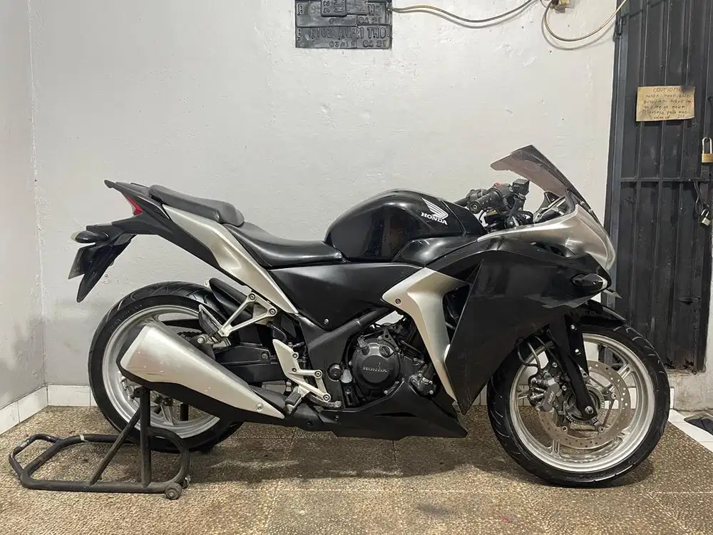 Honda cbr 250 Fi 2011