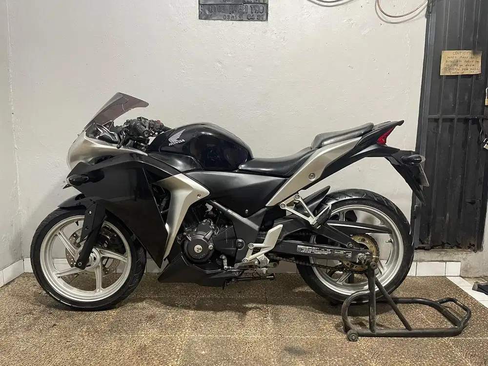 Honda cbr 259 FI 2011