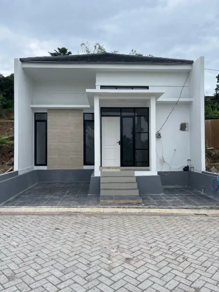 DI JUAL RUMAH BARU SIAP HUNI DI BANYUMANIK DEKAT UNDIP