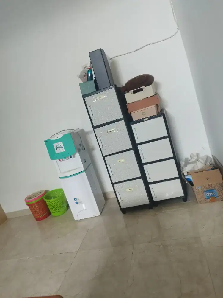 Lemari plastik 4 susun