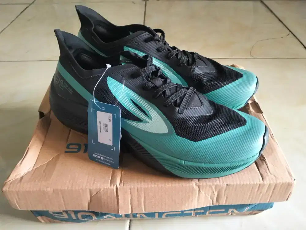 910 Nineten Haze 2.0 size 41 / 26cm