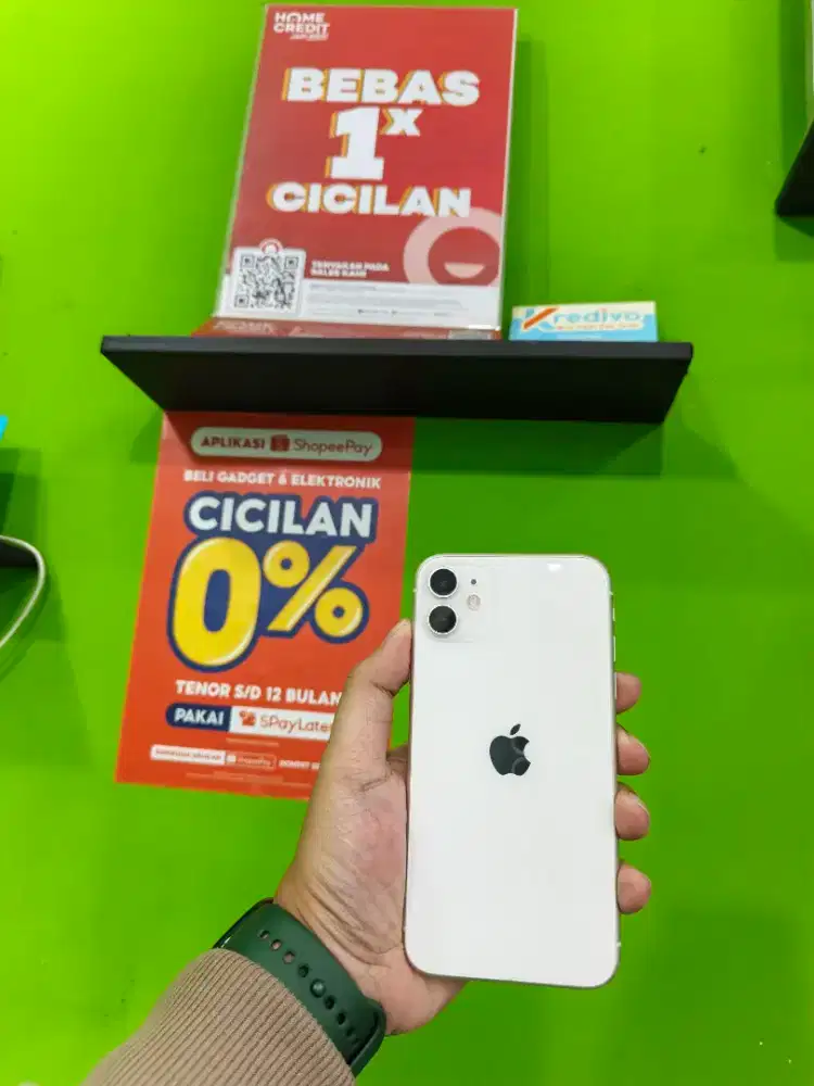 Second iPhone 11 64GB INTER