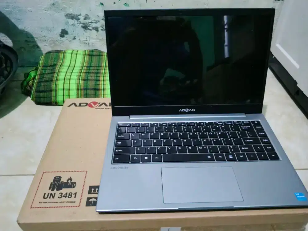 Laptop Advan Soulmate Silver