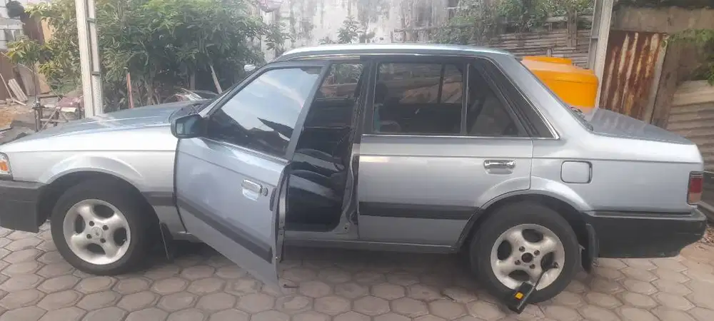 Mazda 323 trendy 89