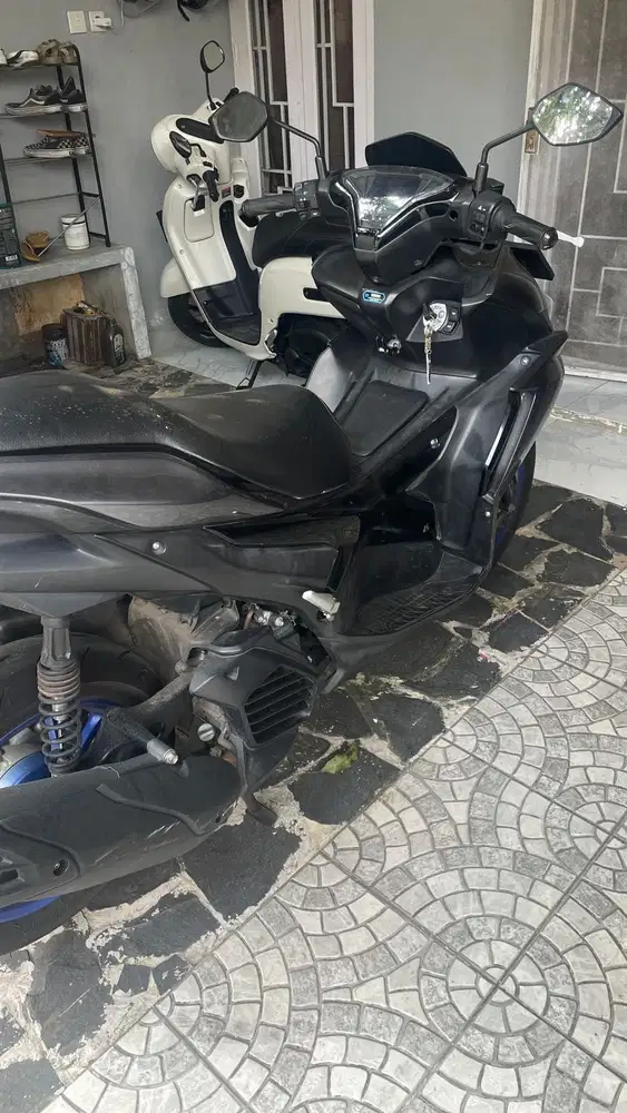 Dijual: Motor Yamaha aerox connected tahun 2022 (metalic grey) Kondisi