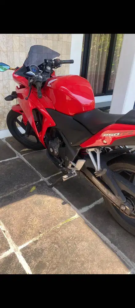 Honda CBR 250CC cocok Buat bujang